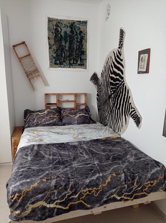 ハイファNew! Great Location! Vibrant Downtown, Talpiot Market, Flea Market, Carmel Beach, Close To Everywhereアパートメント エクステリア 写真